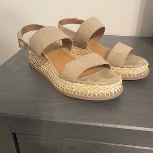 EEEUC Universal Thread Joelle Wedge Sandal